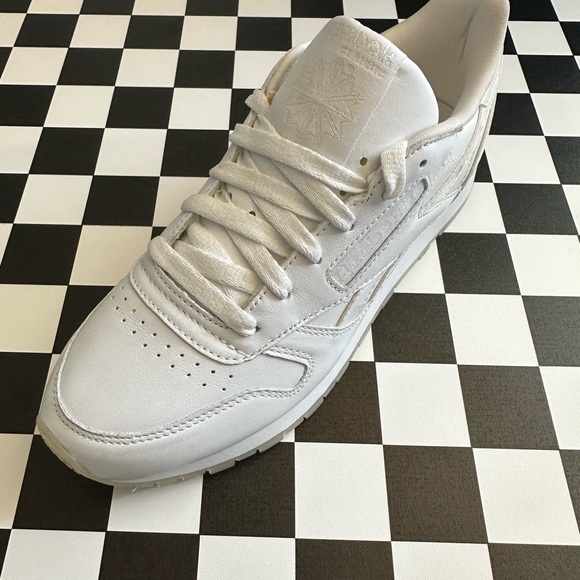 NEW REEBOK CLASSIC LEATHER PEARLESCENT DETA SIZE 7.5 - Picture 14 of 15